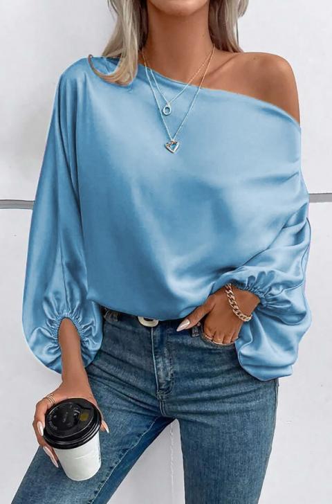 Elegancka bluzka z asymetrycznym dekoltem w kolorze jasnoniebieskim